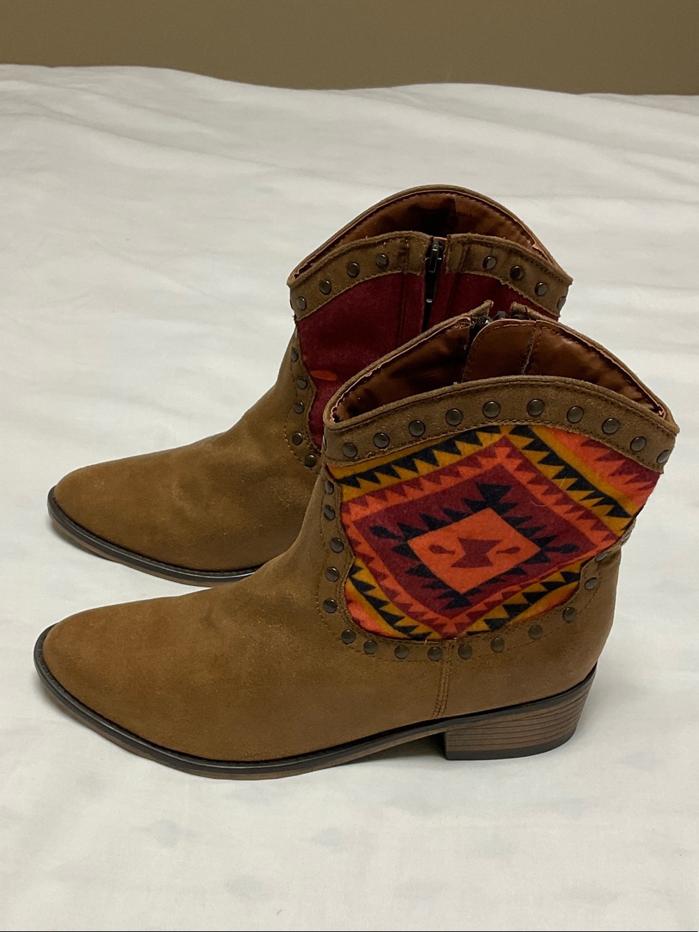 Route 66 “Fontana” Cognac Faux Leather Southwestern Ankle Bootie. Size 9